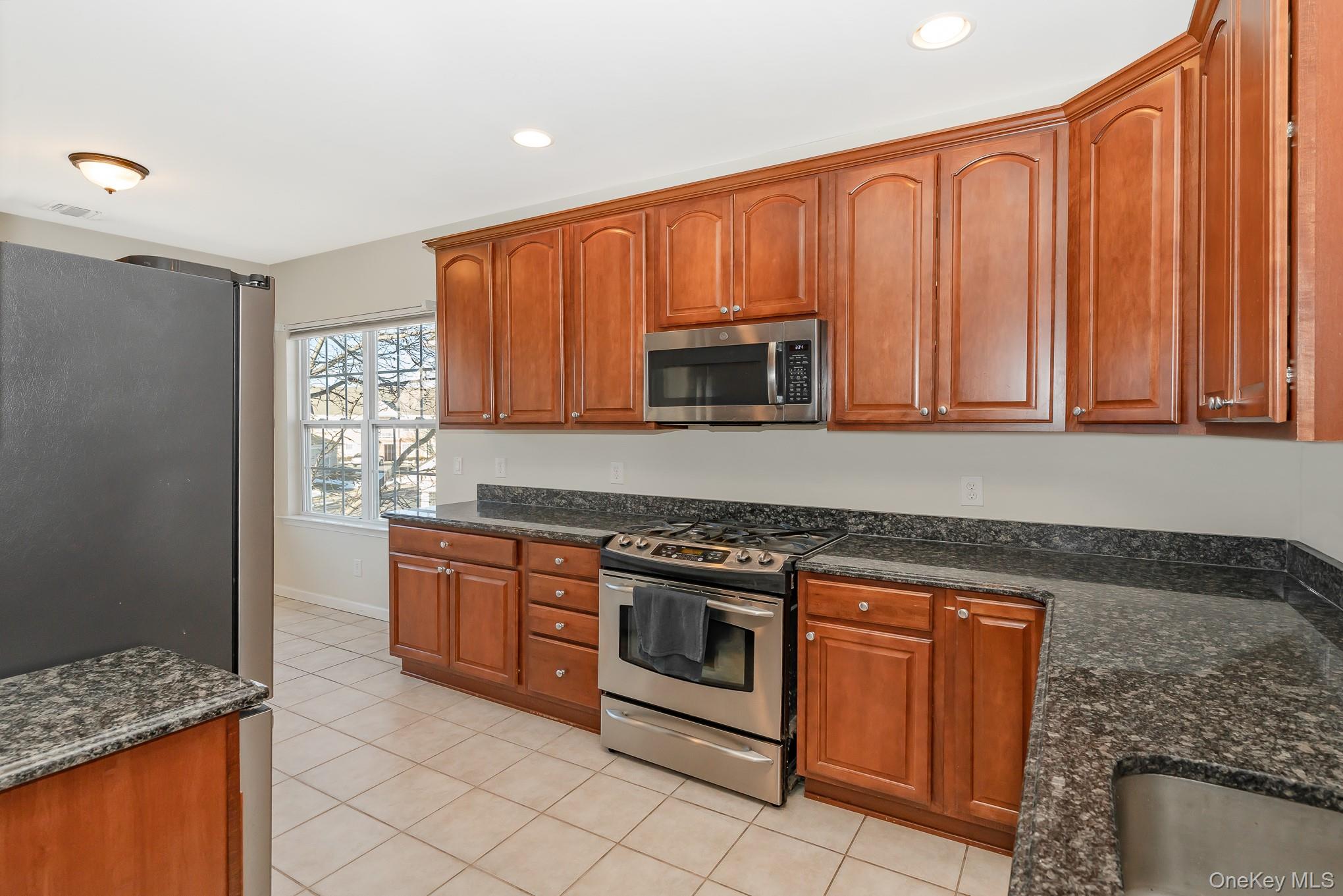 #7 photo, 196 Somerset Drive, Massapequa , NY 11758