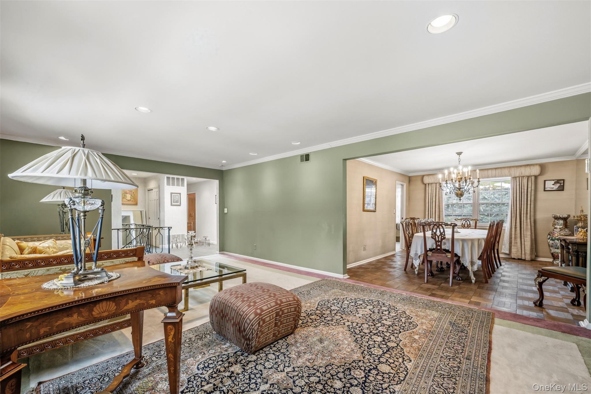 #7 photo, 8 Pine Drive, Great Neck , NY 11021