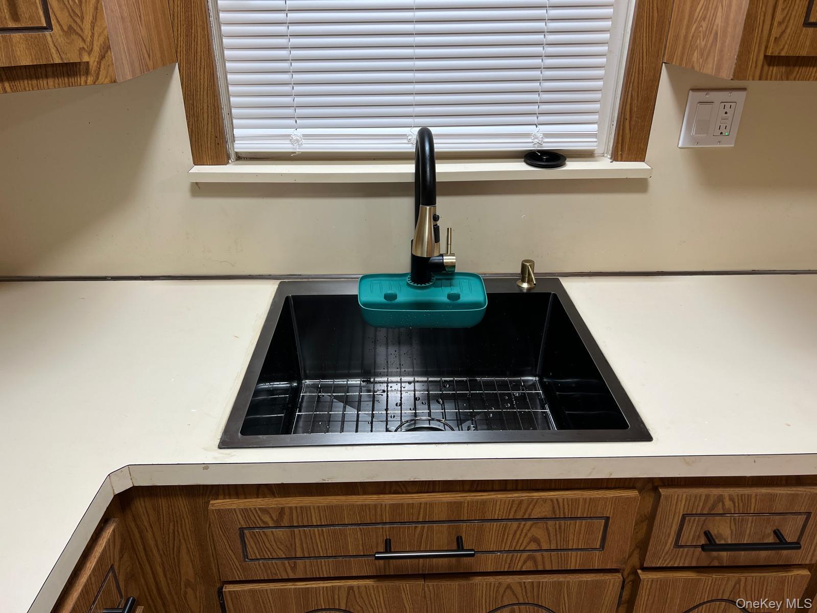 #6 photo, 109 Pratt Street, West Babylon , NY 11704