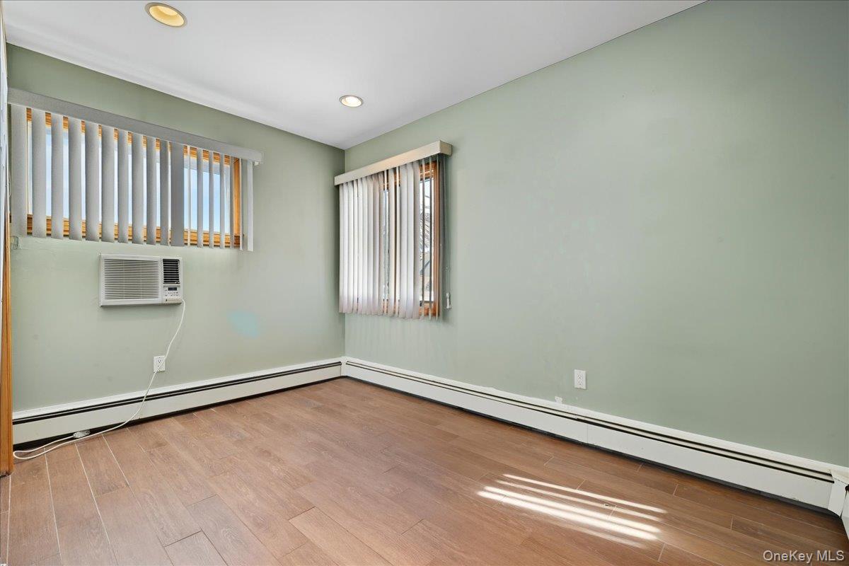 #19 photo, 29 Disc Lane, Wantagh , NY 11793