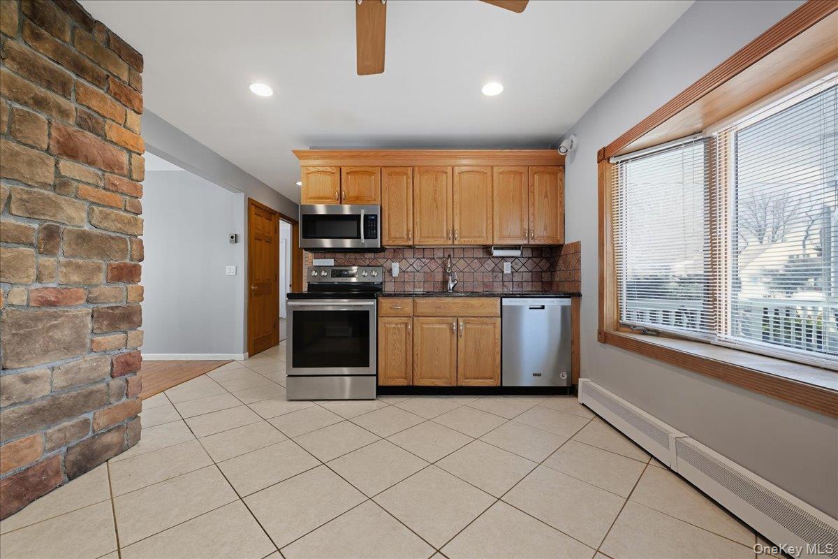 #6 photo, 29 Disc Lane, Wantagh , NY 11793