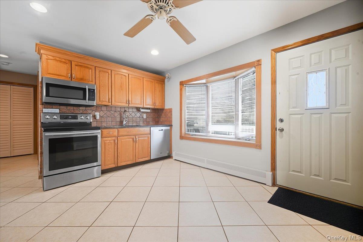 #7 photo, 29 Disc Lane, Wantagh , NY 11793