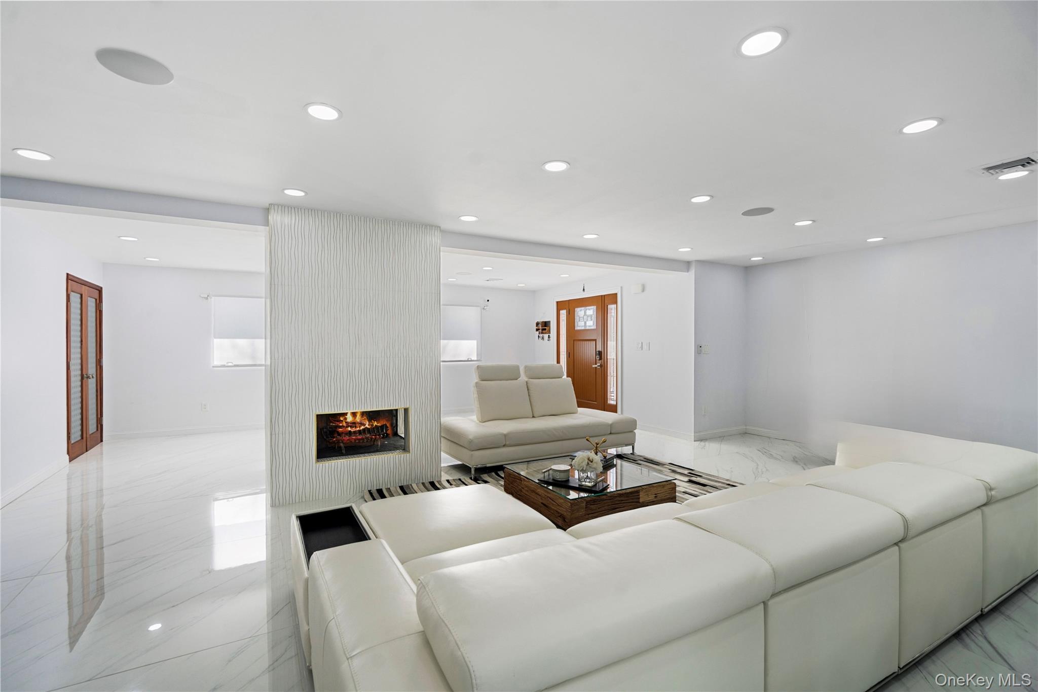 #11 photo, 1 Strawberry Lane, Roslyn Heights , NY 11577