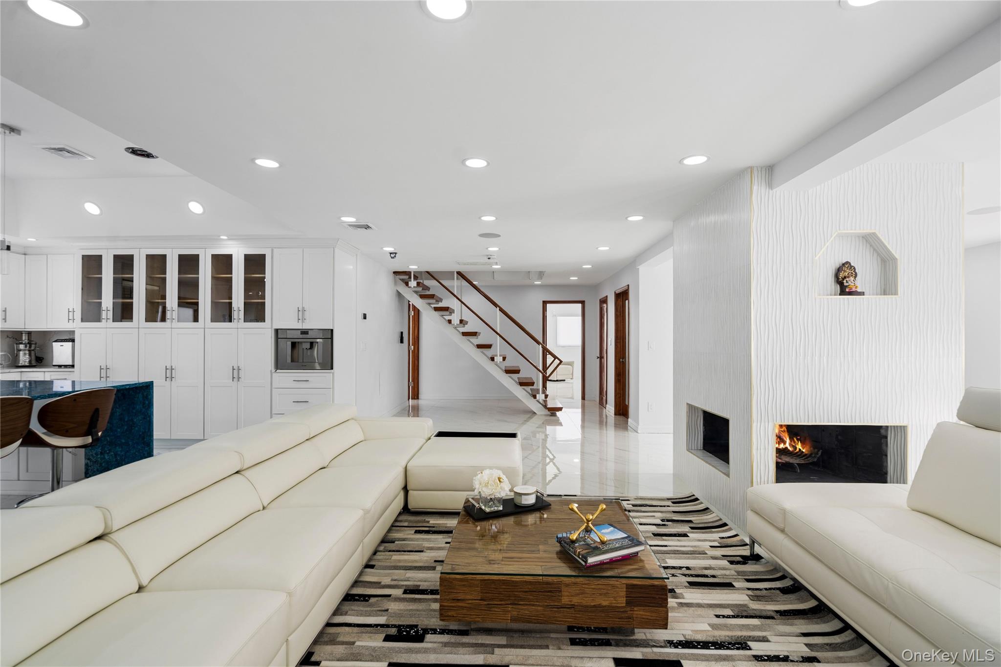 #19 photo, 1 Strawberry Lane, Roslyn Heights , NY 11577