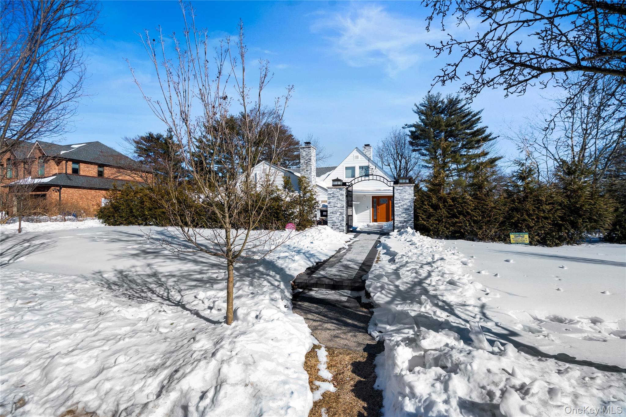 #4 photo, 1 Strawberry Lane, Roslyn Heights , NY 11577