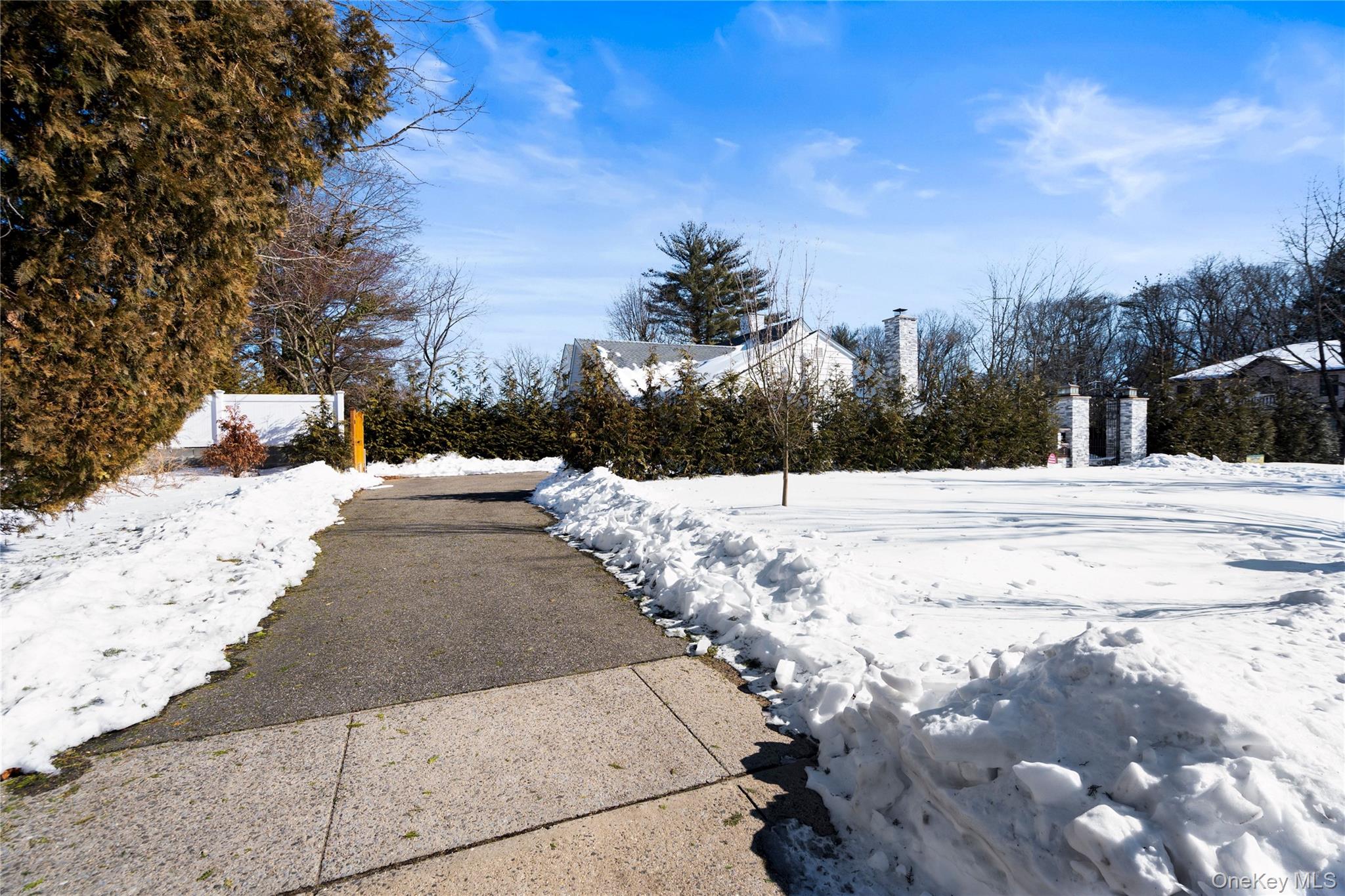 #6 photo, 1 Strawberry Lane, Roslyn Heights , NY 11577