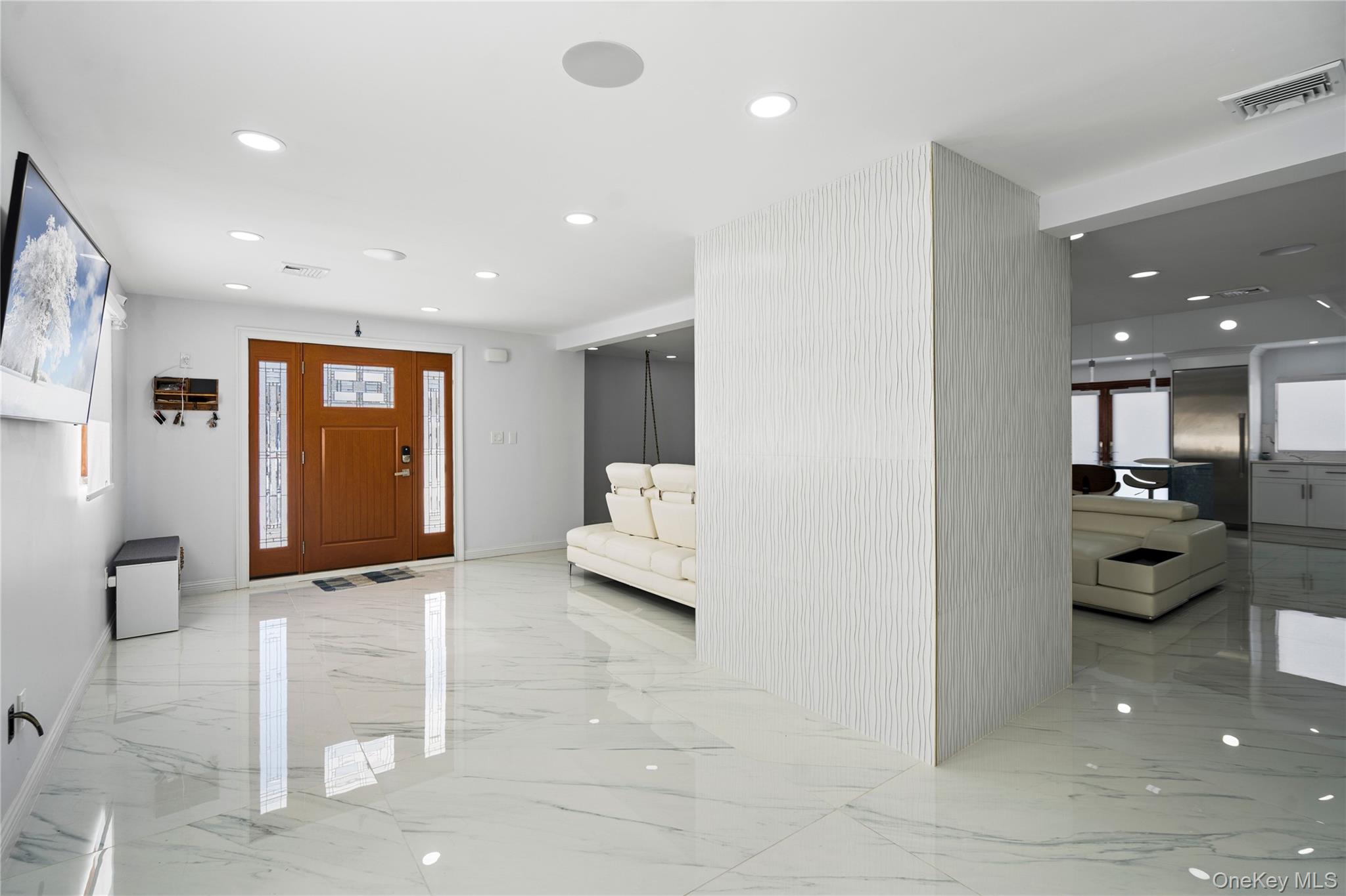 #9 photo, 1 Strawberry Lane, Roslyn Heights , NY 11577