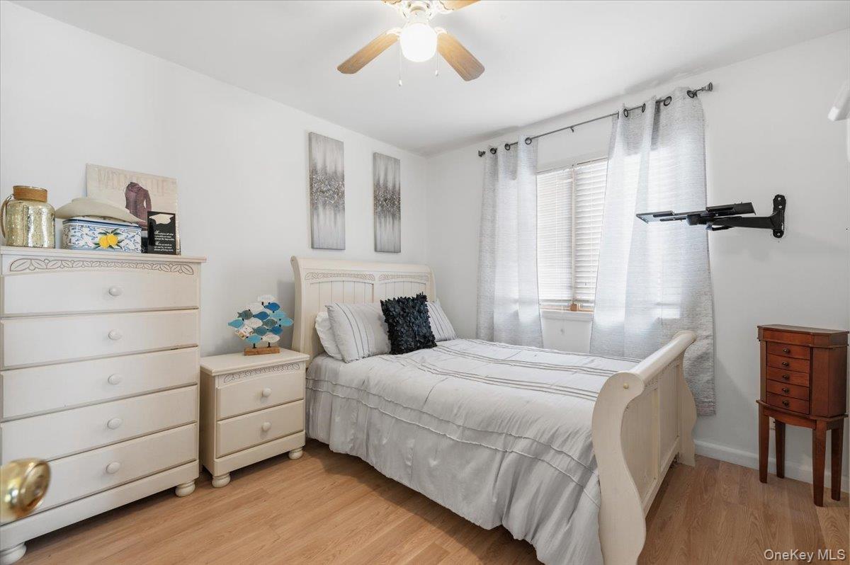 #20 photo, 2489 2nd Street, नासाउ काउंटी East Meadow , NY 11554