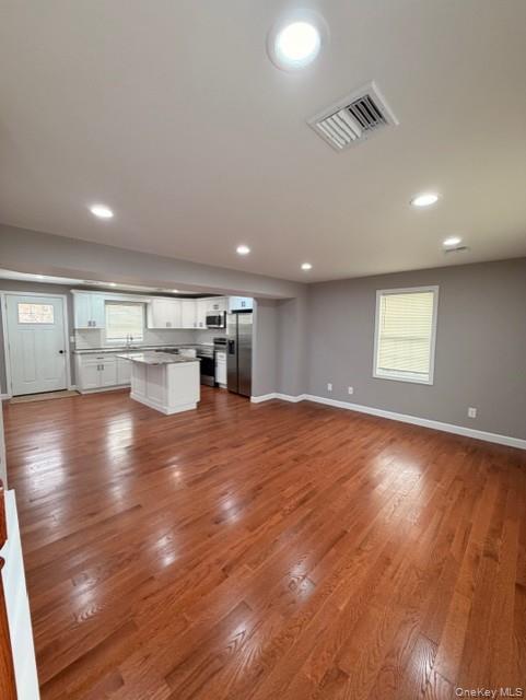 #2 photo, 7 E Lakeland Street, Bay Shore , NY 11706