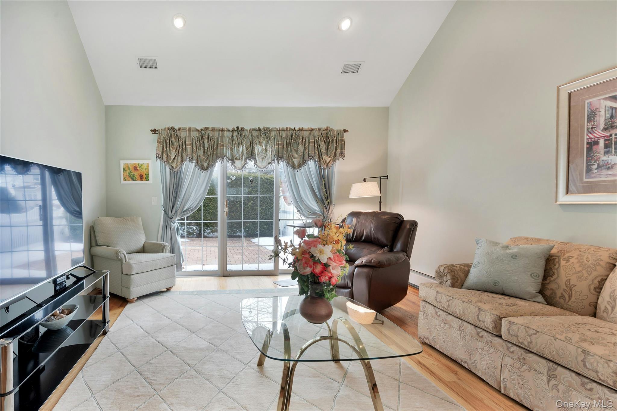 #14 photo, 1 Joyce's Way, 東長島 海湾 Bay Shore , NY 11706