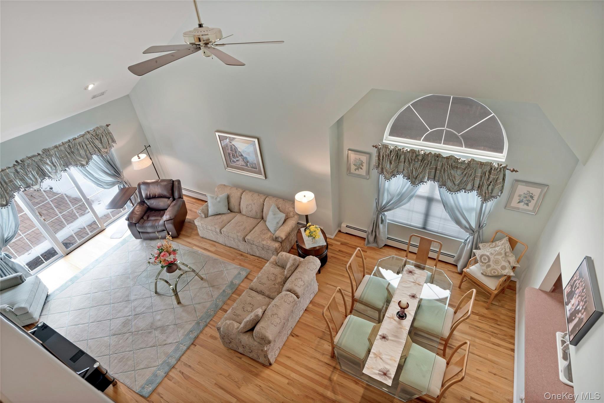 #20 photo, 1 Joyce's Way, 東長島 海湾 Bay Shore , NY 11706