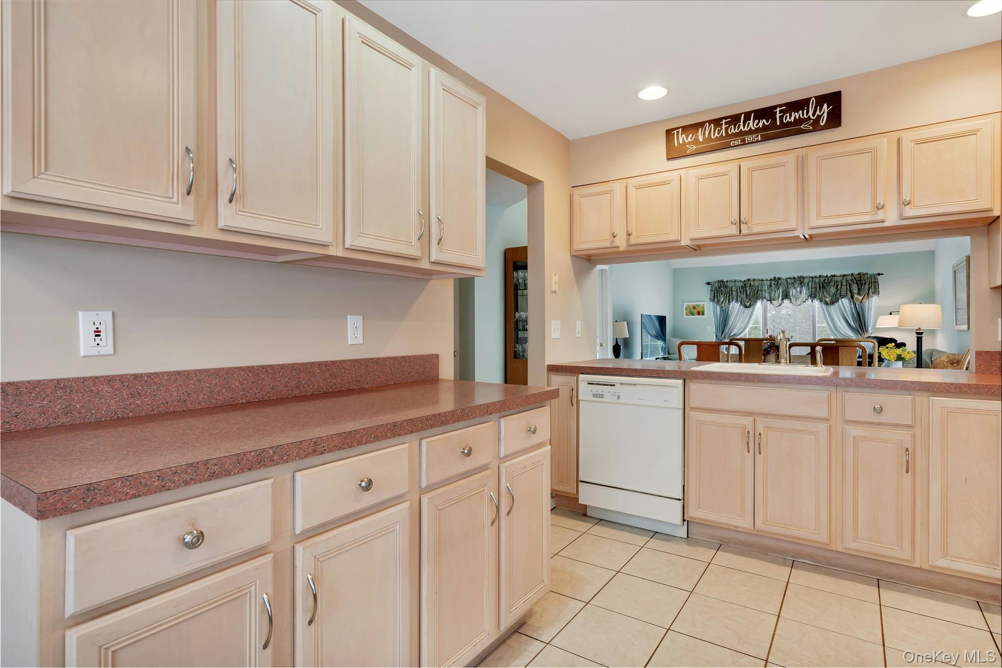 #8 photo, 1 Joyce's Way, 東長島 海湾 Bay Shore , NY 11706