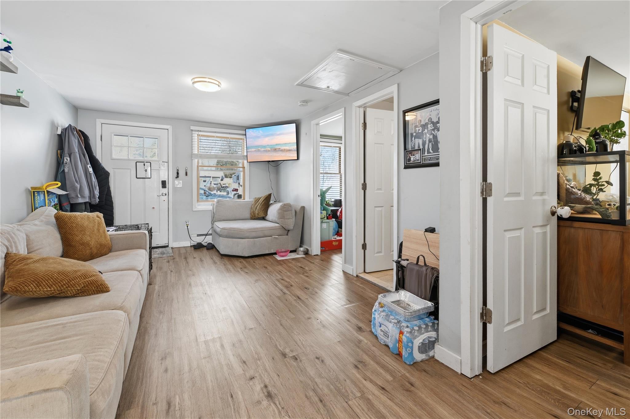 #4 photo, 36 Woodlawn Avenue, Selden , NY 11784