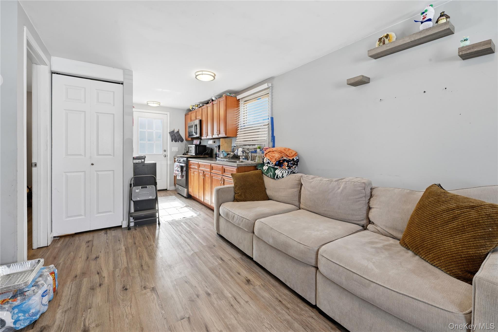 #5 photo, 36 Woodlawn Avenue, Selden , NY 11784