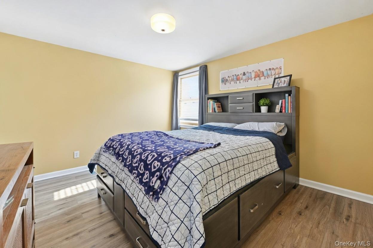 #7 photo, 36 Woodlawn Avenue, Selden , NY 11784