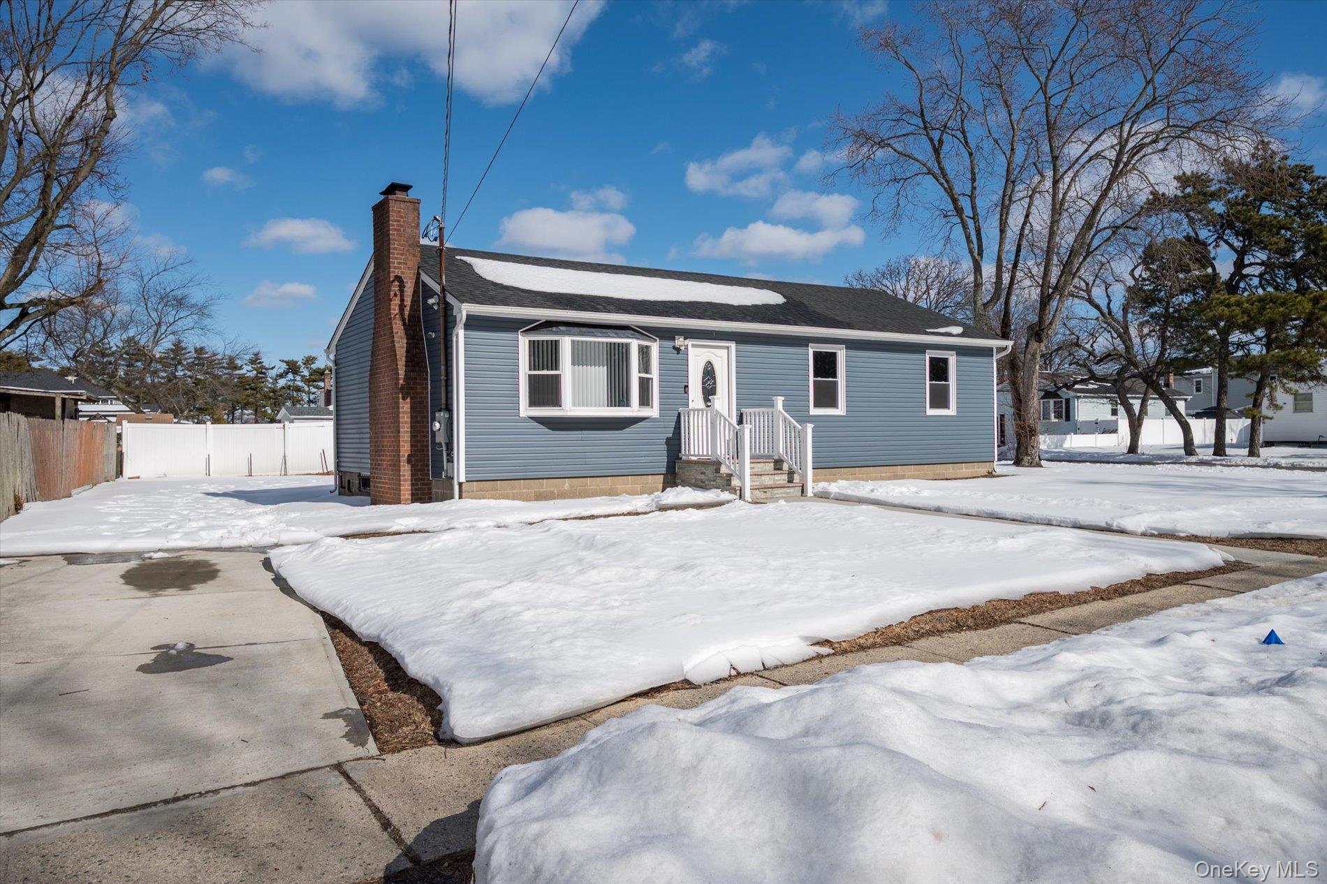 #2 photo, 93 Garfield Boulevard, Farmingdale , NY 11735