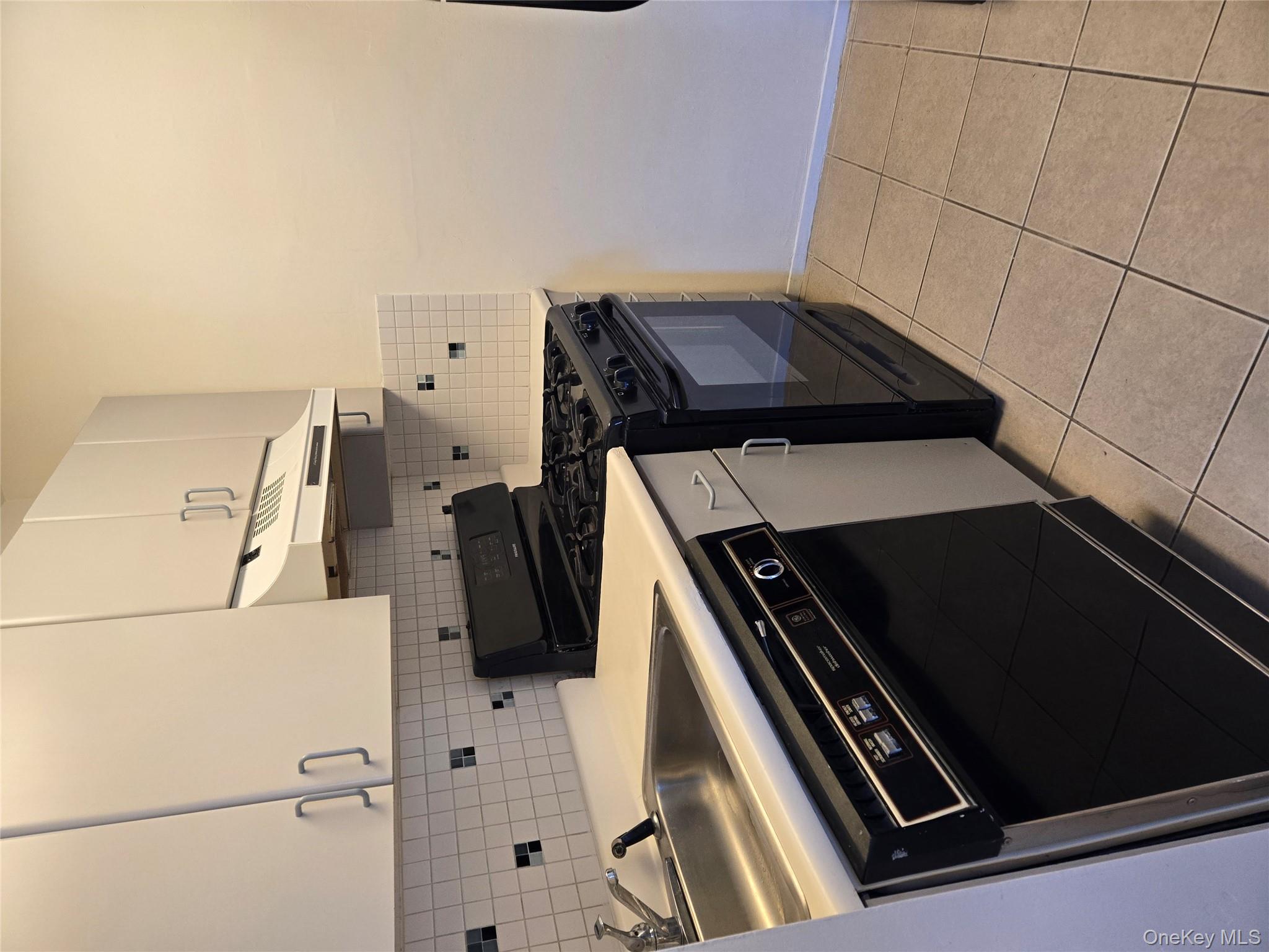 #15 photo, 7 Boulder, Coram , NY 11727