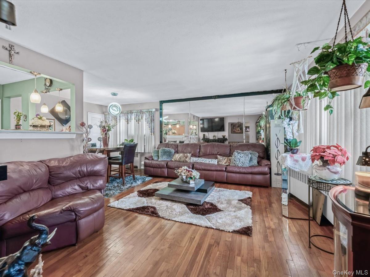 #2 photo, 601 Chautauqua Avenue, West Hempstead , NY 11552