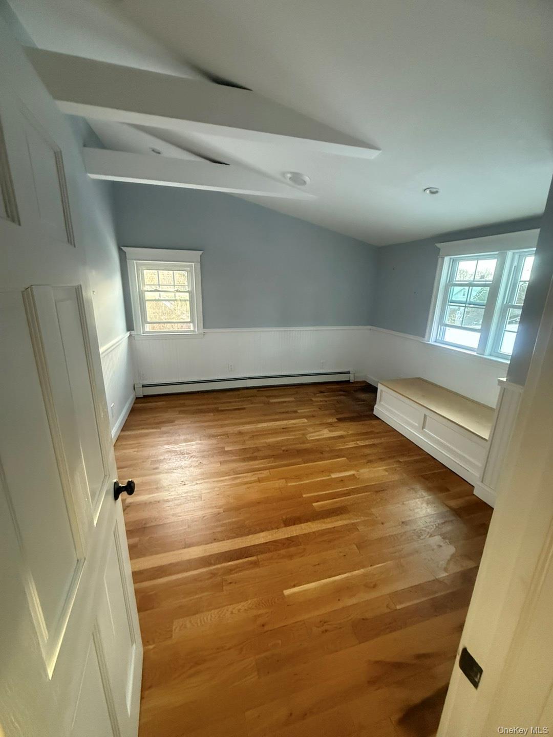 #19 photo, 396 Chestnut Avenue, מחוז נסאו East Meadow , NY 11554