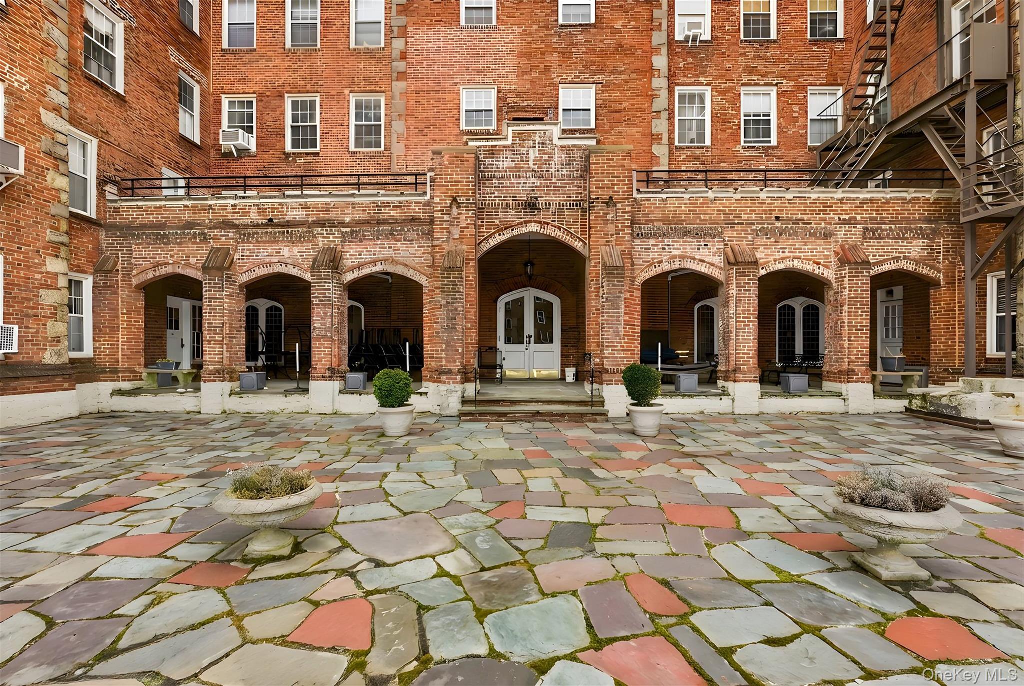 #20 photo, 270 Bronxville Road, ब्रोंक्स Bronxville , NY 10708