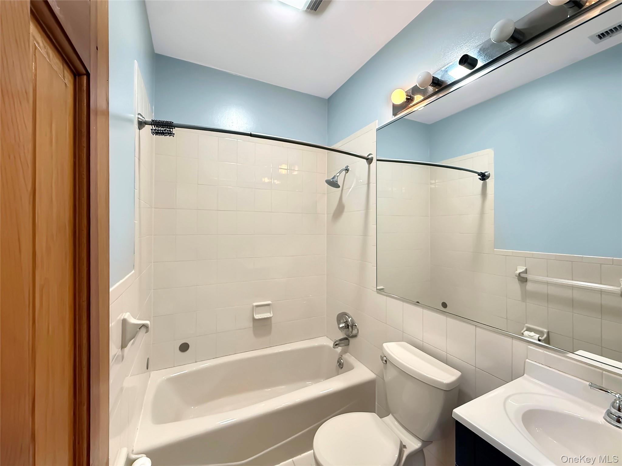 #13 photo, 70 High Point Circle, Newburgh , NY 12550