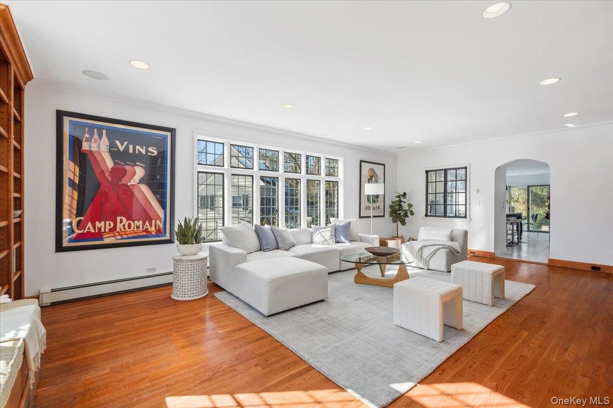 #13 photo, 8 South Drive, Larchmont , NY 10538