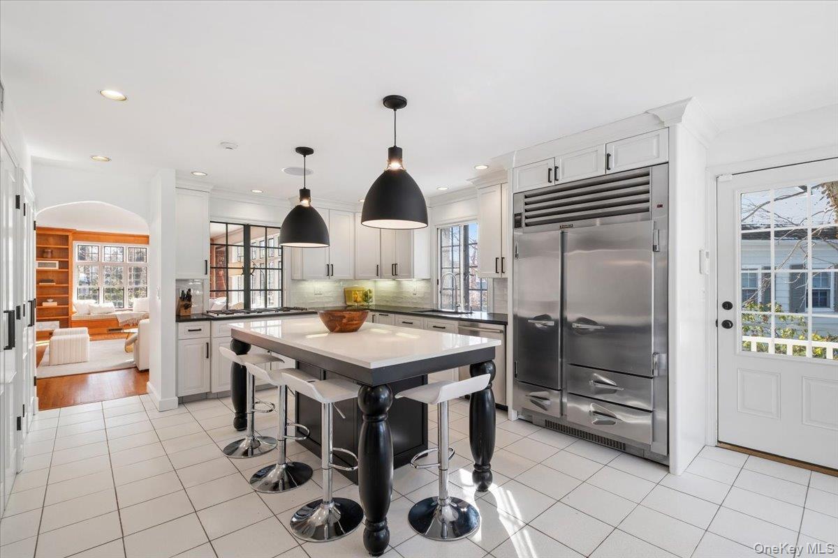 #14 photo, 8 South Drive, Larchmont , NY 10538