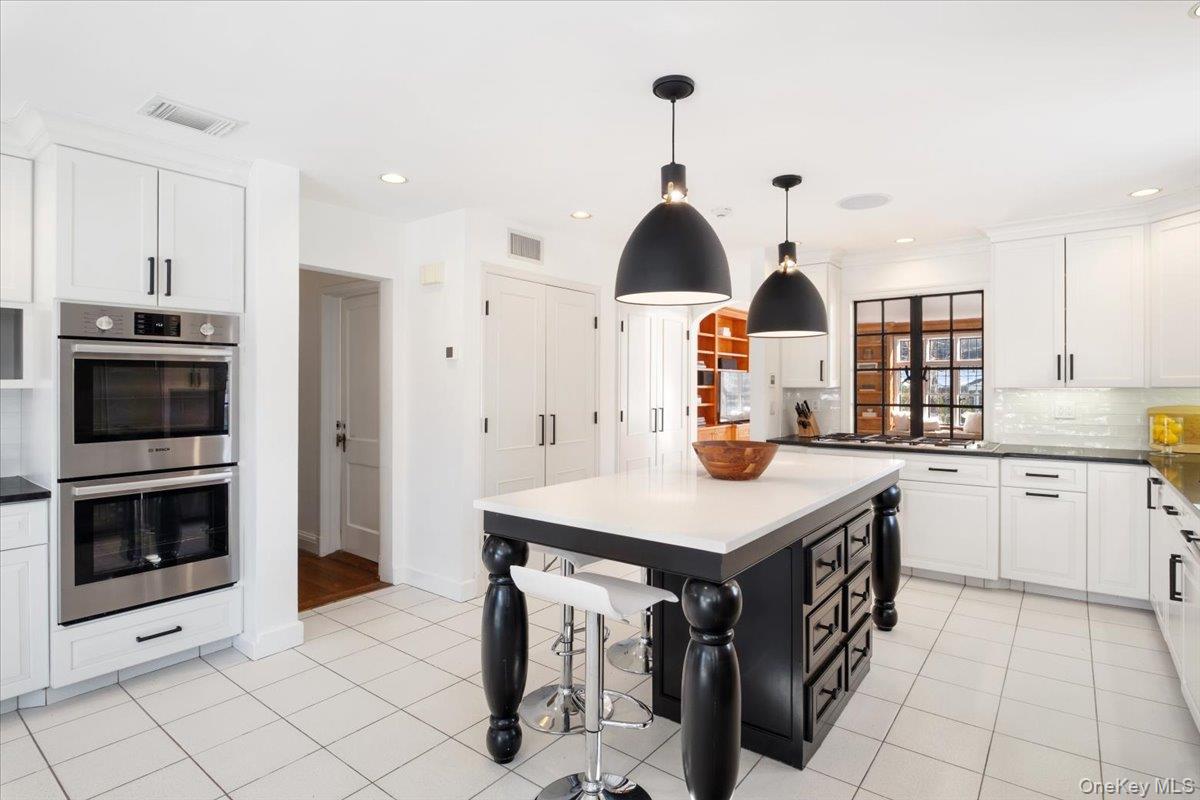 #15 photo, 8 South Drive, Larchmont , NY 10538