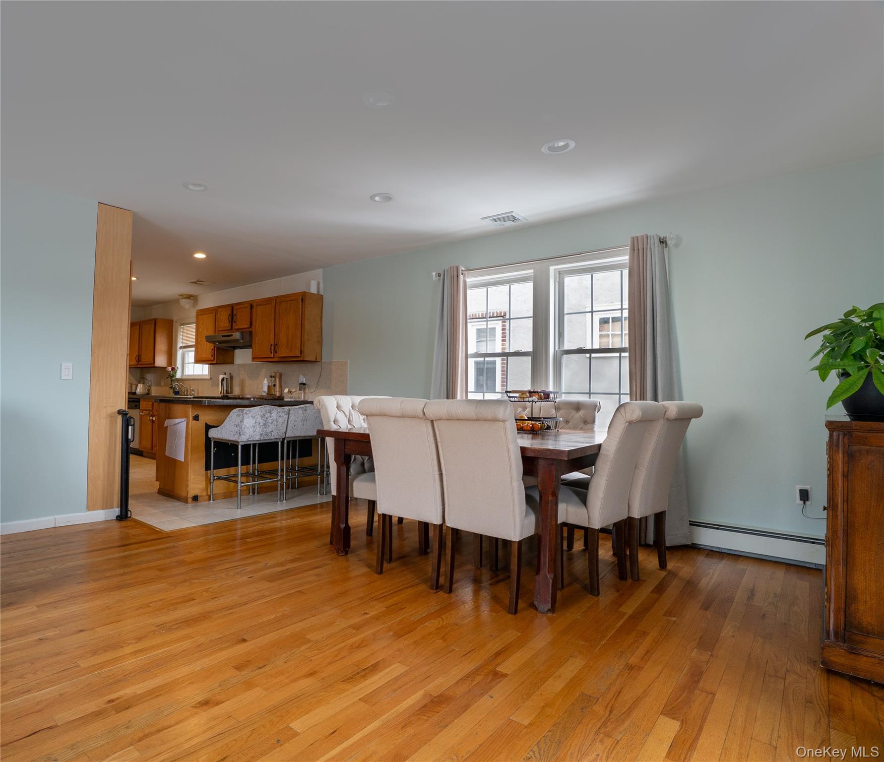 #4 photo, 141 Burhans Avenue, 纽约州 Yonkers , NY 10701