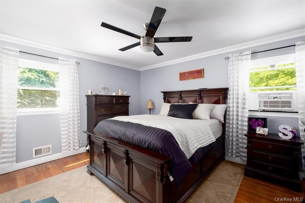 #12 photo, 1 N Amundsen Lane, 뉴욕주 Airmont , NY 10901