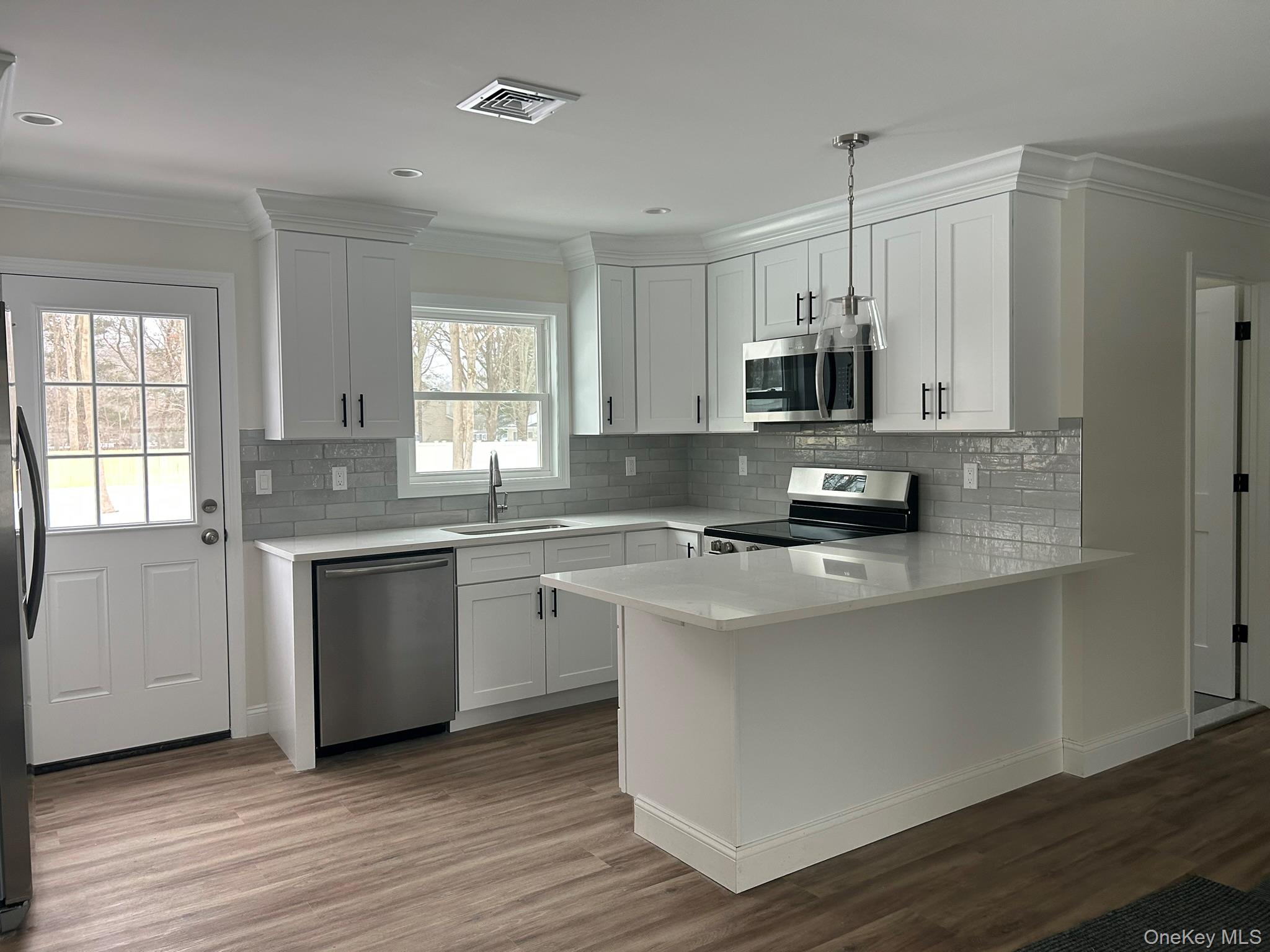 #6 photo, 70 Crestwood Drive, Shirley , NY 11967