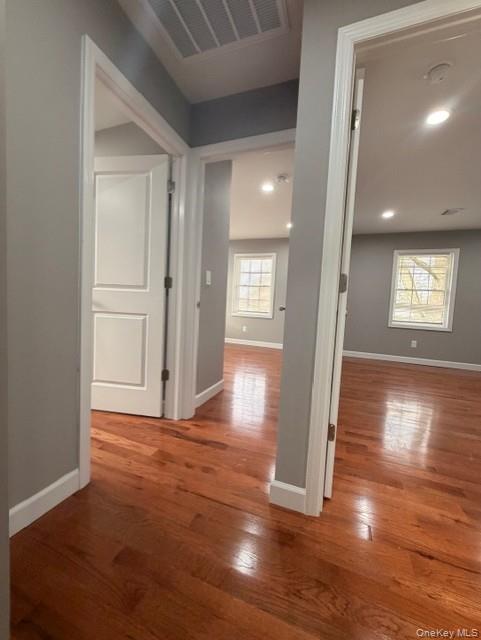 #8 photo, 149 Delaware Avenue, সাফোক কাউন্টি Bay Shore , NY 11706