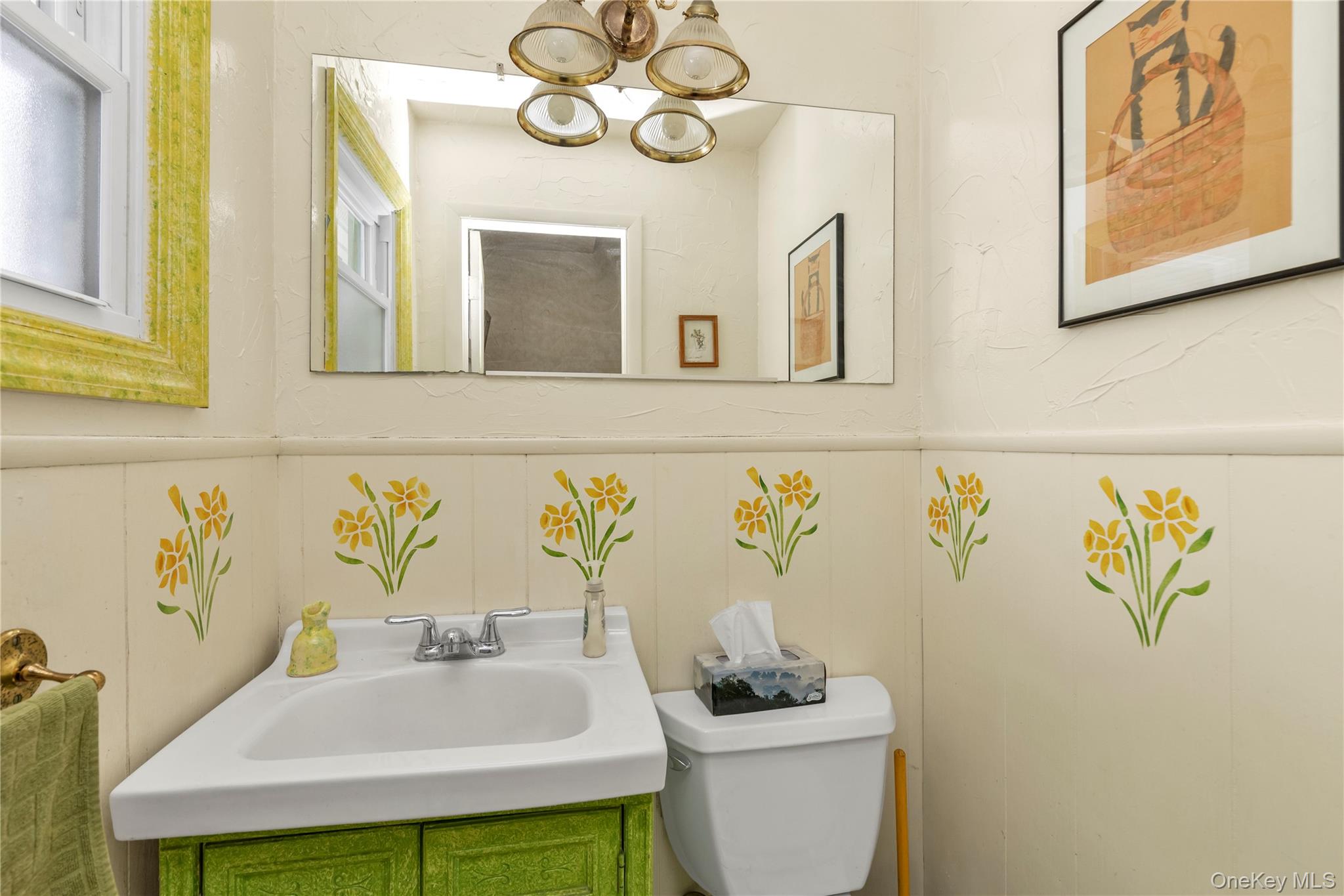 #7 photo, 27 Deepdale Parkway, Roslyn Heights , NY 11577