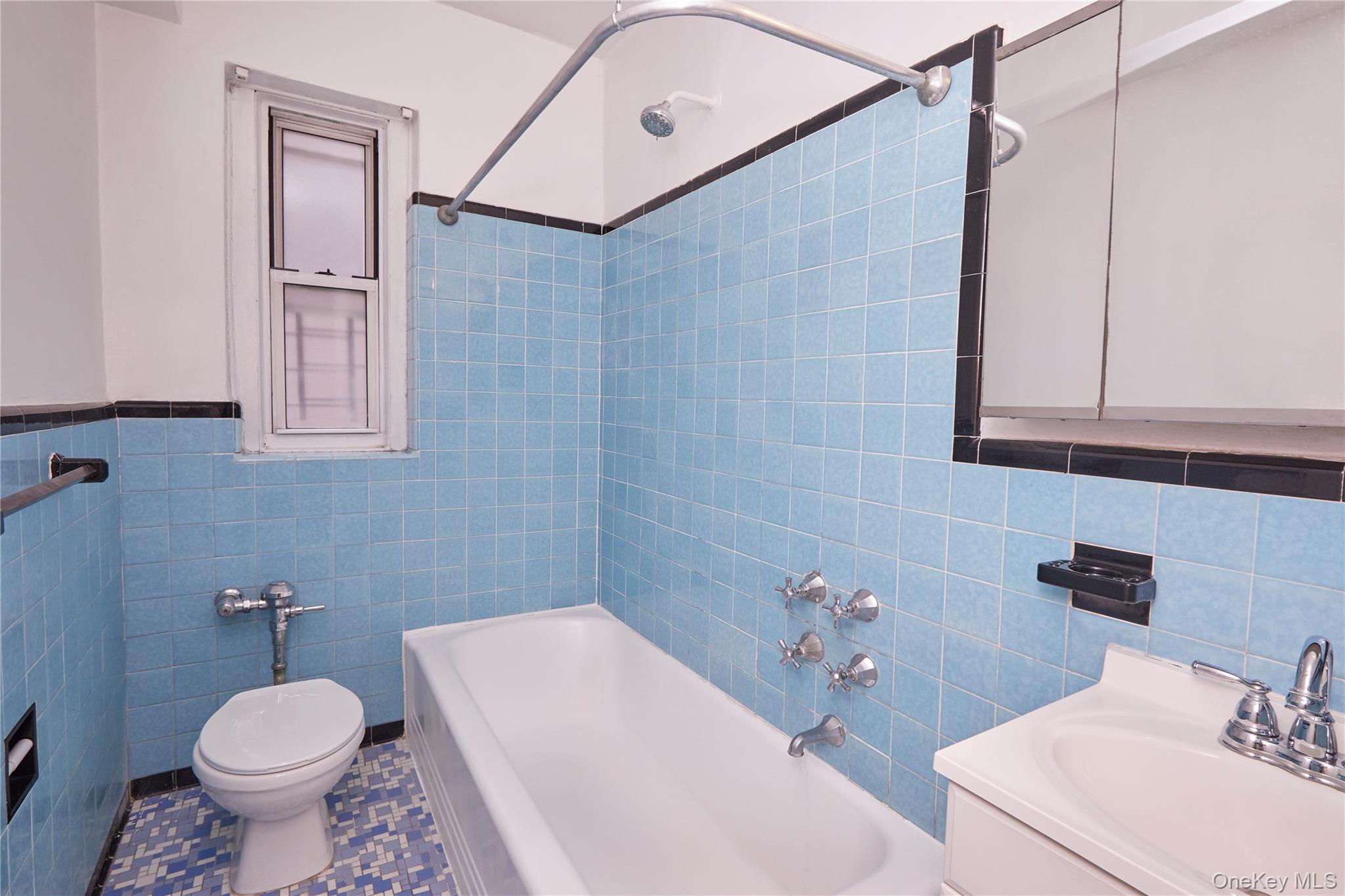 #7 photo, 7540 Austin Street, Forest Hills , NY 11375