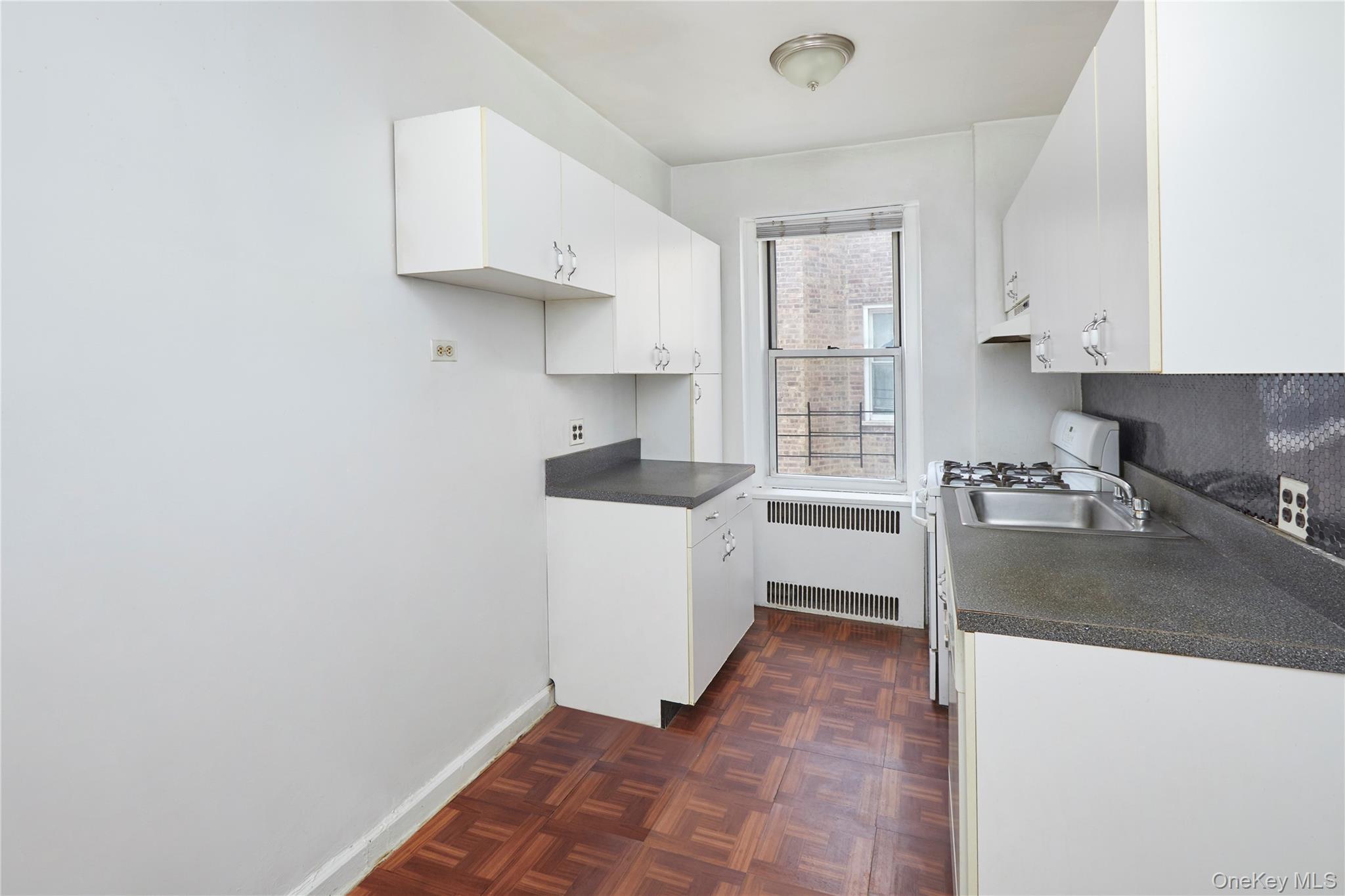 #9 photo, 7540 Austin Street, Forest Hills , NY 11375