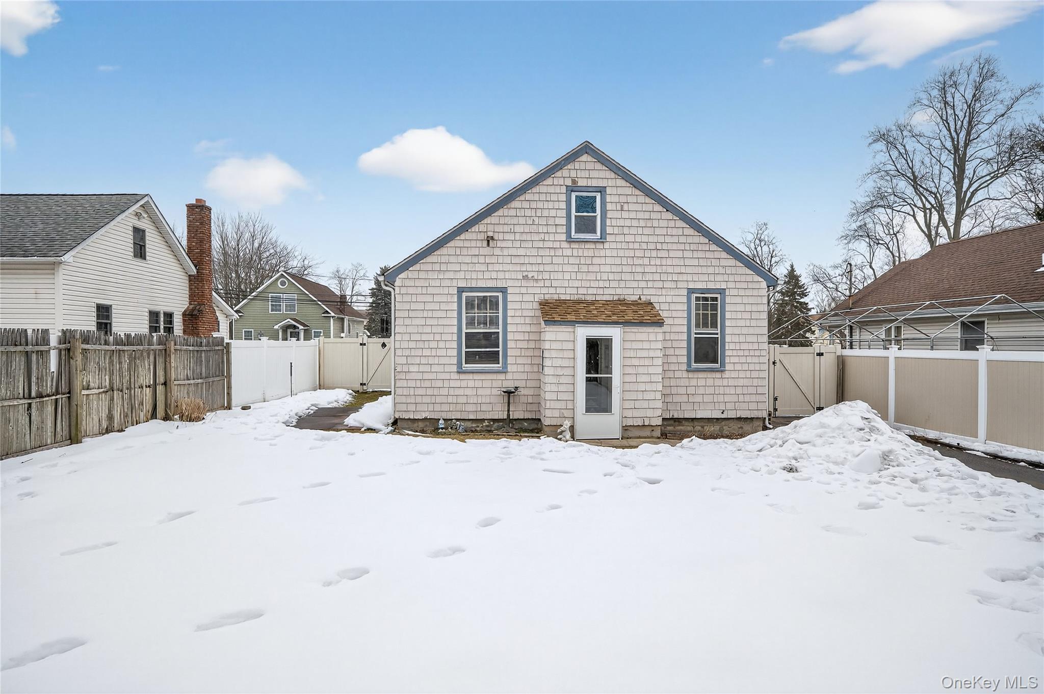 #20 photo, 8 Henry Place, सफ़ोक काउंटी Bay Shore , NY 11706