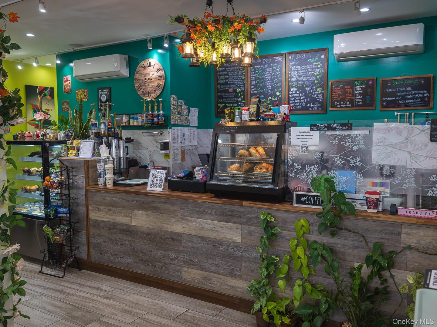 #4 photo, 882 Hempstead Turnpike, Franklin Square , NY 11010