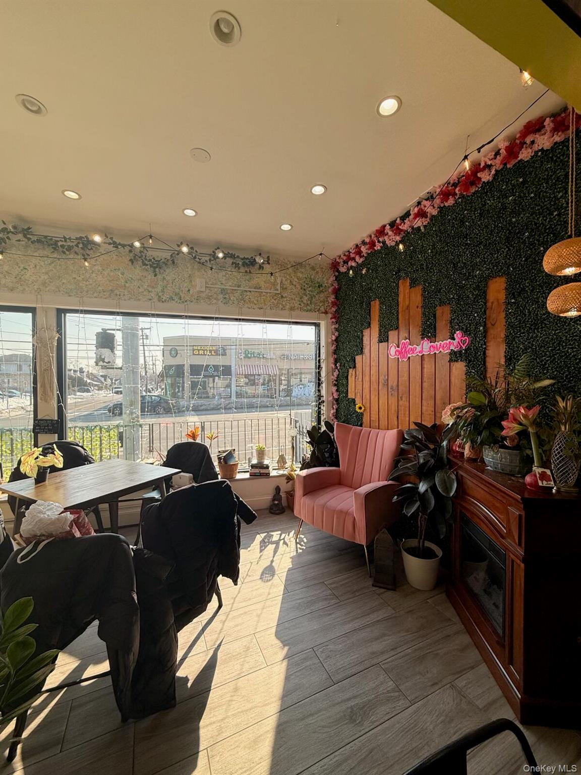 #7 photo, 882 Hempstead Turnpike, Franklin Square , NY 11010