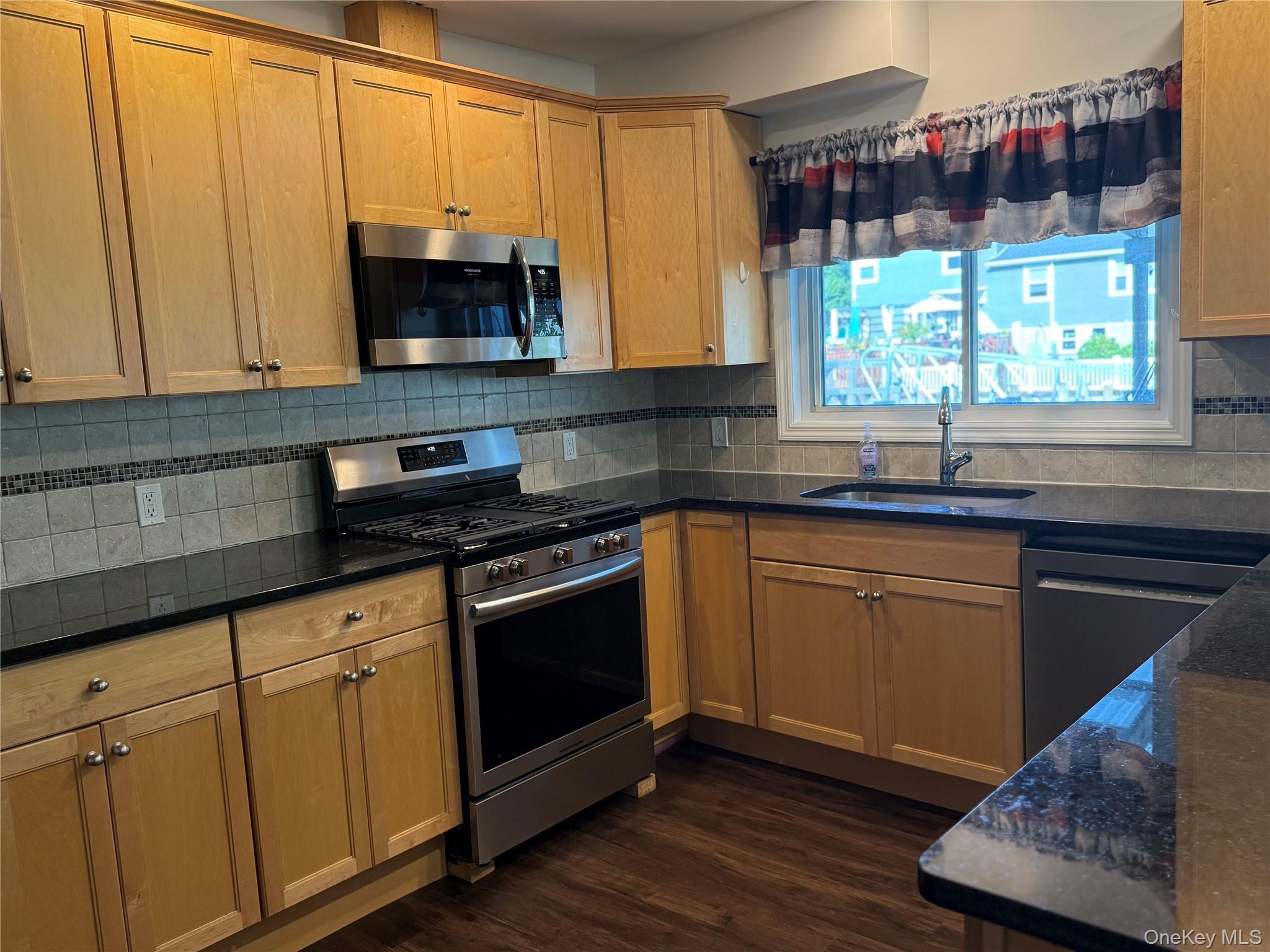 #9 photo, 55 Lester Avenue, Freeport , NY 11520