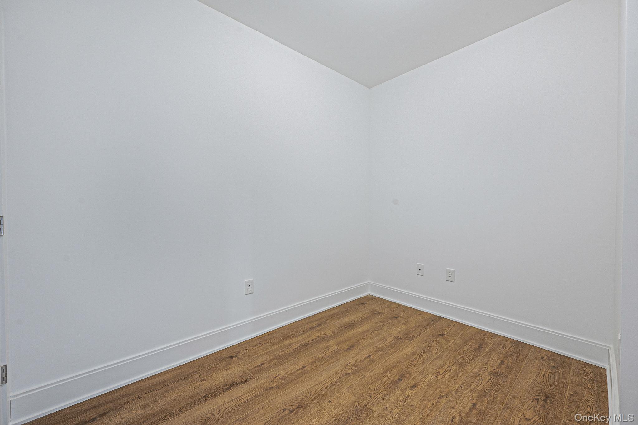 #16 photo, 506 Emanuel Way, ناسو East Meadow , NY 11554