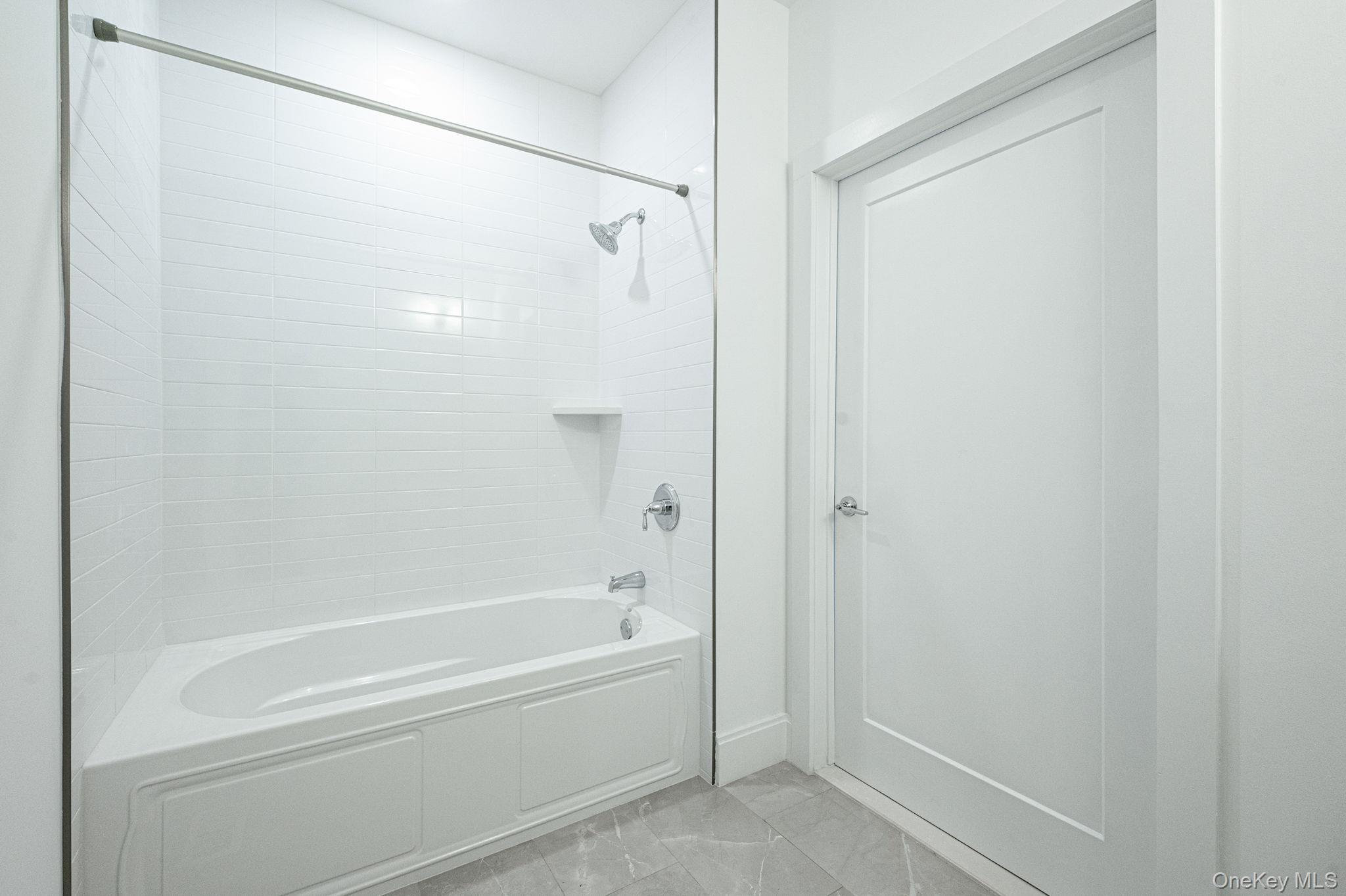 #20 photo, 506 Emanuel Way, ناسو East Meadow , NY 11554