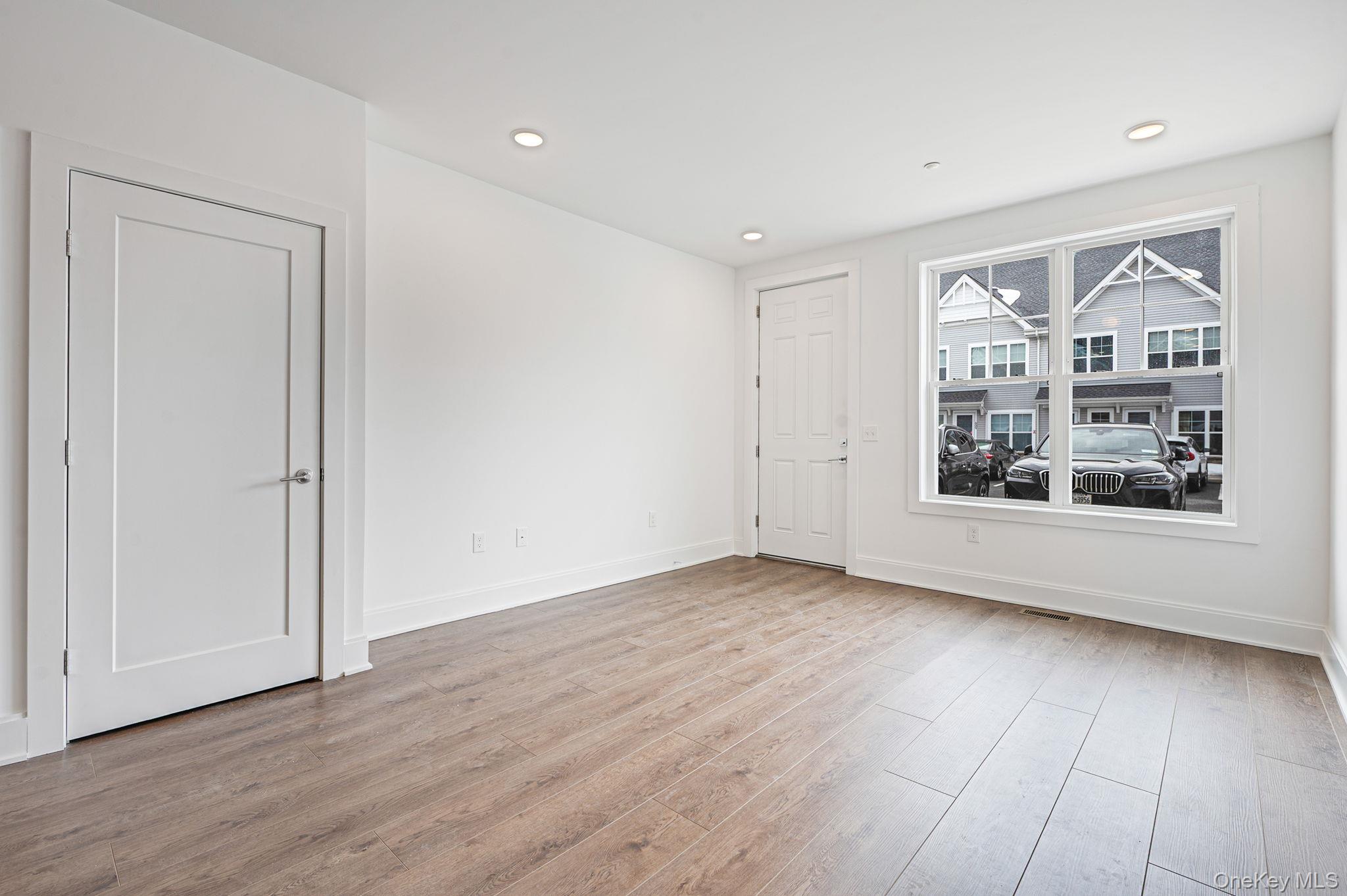 #5 photo, 506 Emanuel Way, ناسو East Meadow , NY 11554