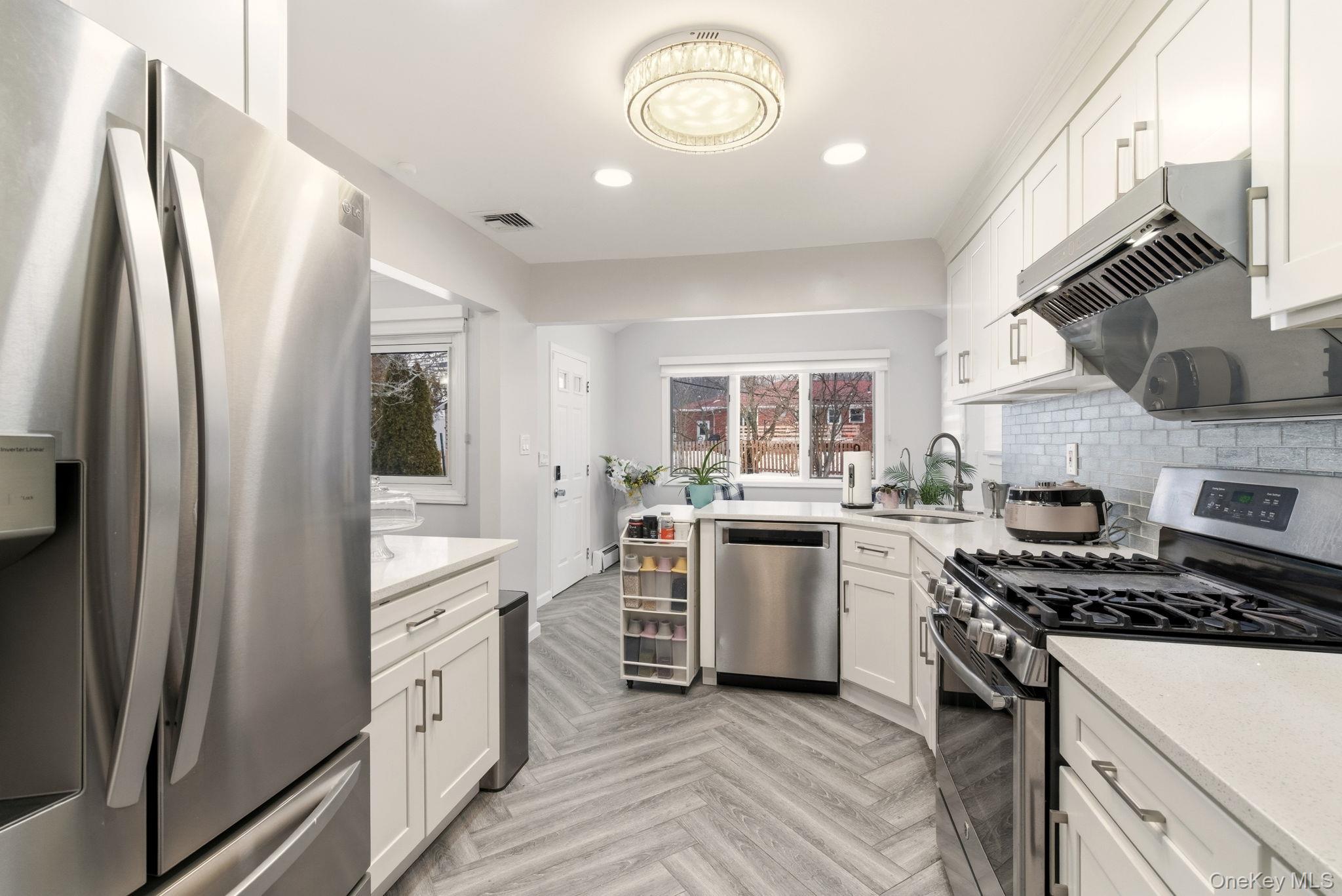 #12 photo, 225 Willets Lane, Jericho , NY 11753