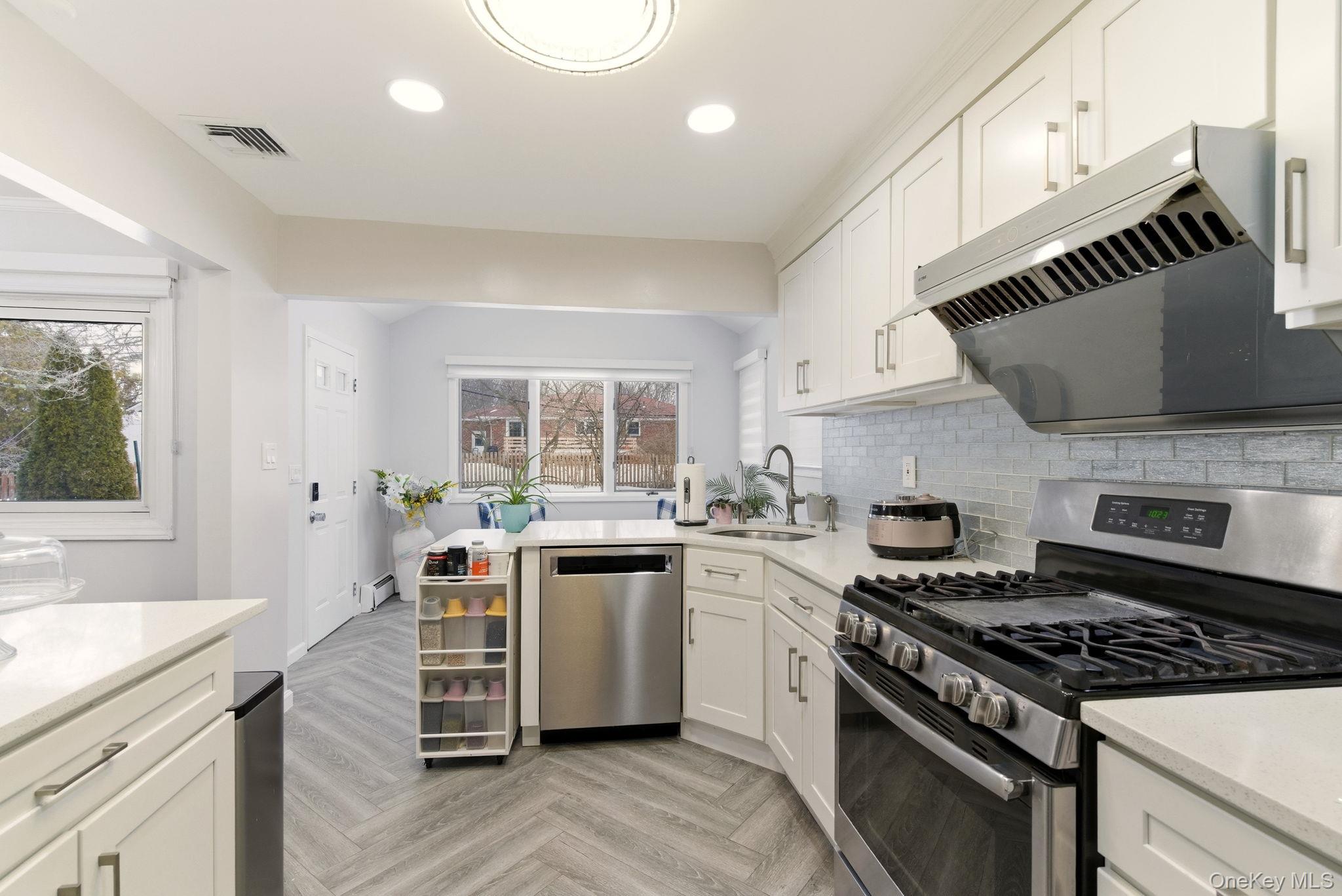 #13 photo, 225 Willets Lane, Jericho , NY 11753