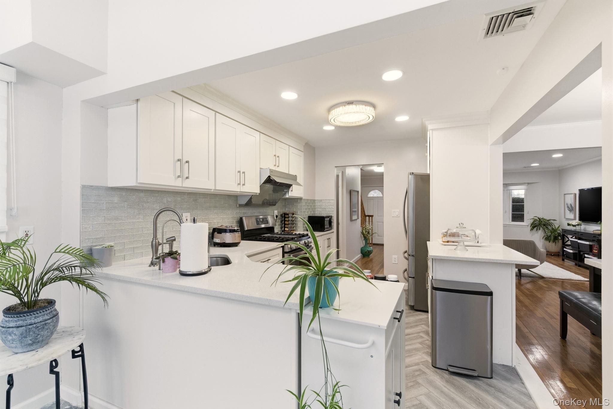 #15 photo, 225 Willets Lane, Jericho , NY 11753