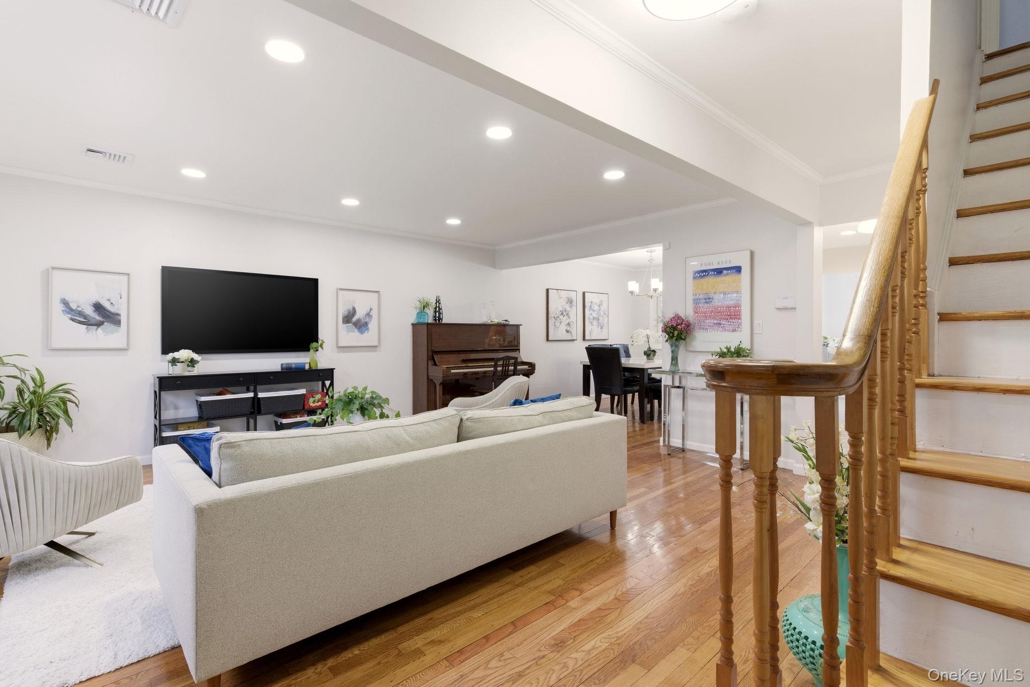 #5 photo, 225 Willets Lane, Jericho , NY 11753