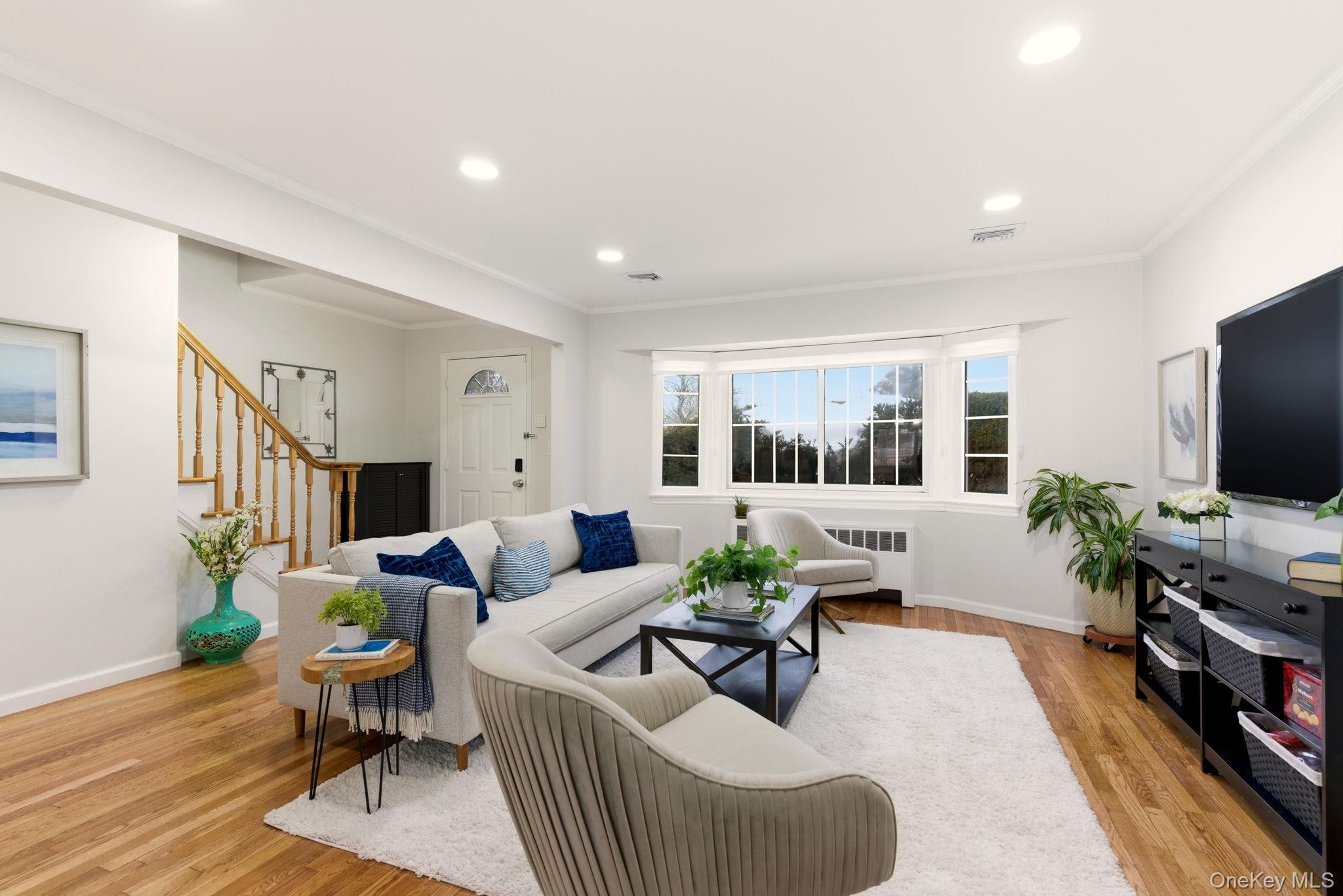 #8 photo, 225 Willets Lane, Jericho , NY 11753