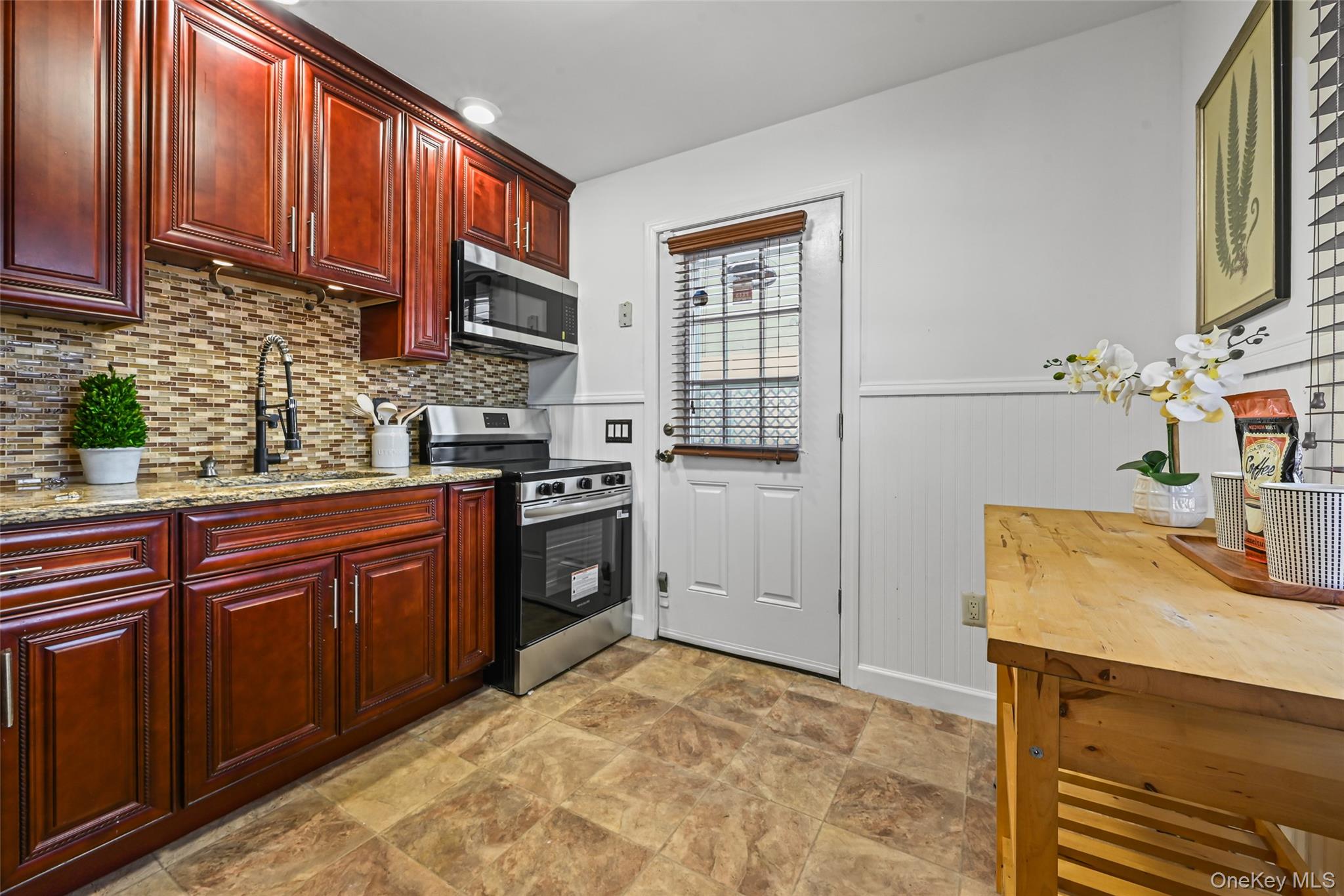 #8 photo, 15 Primrose Lane, Levittown , NY 11756