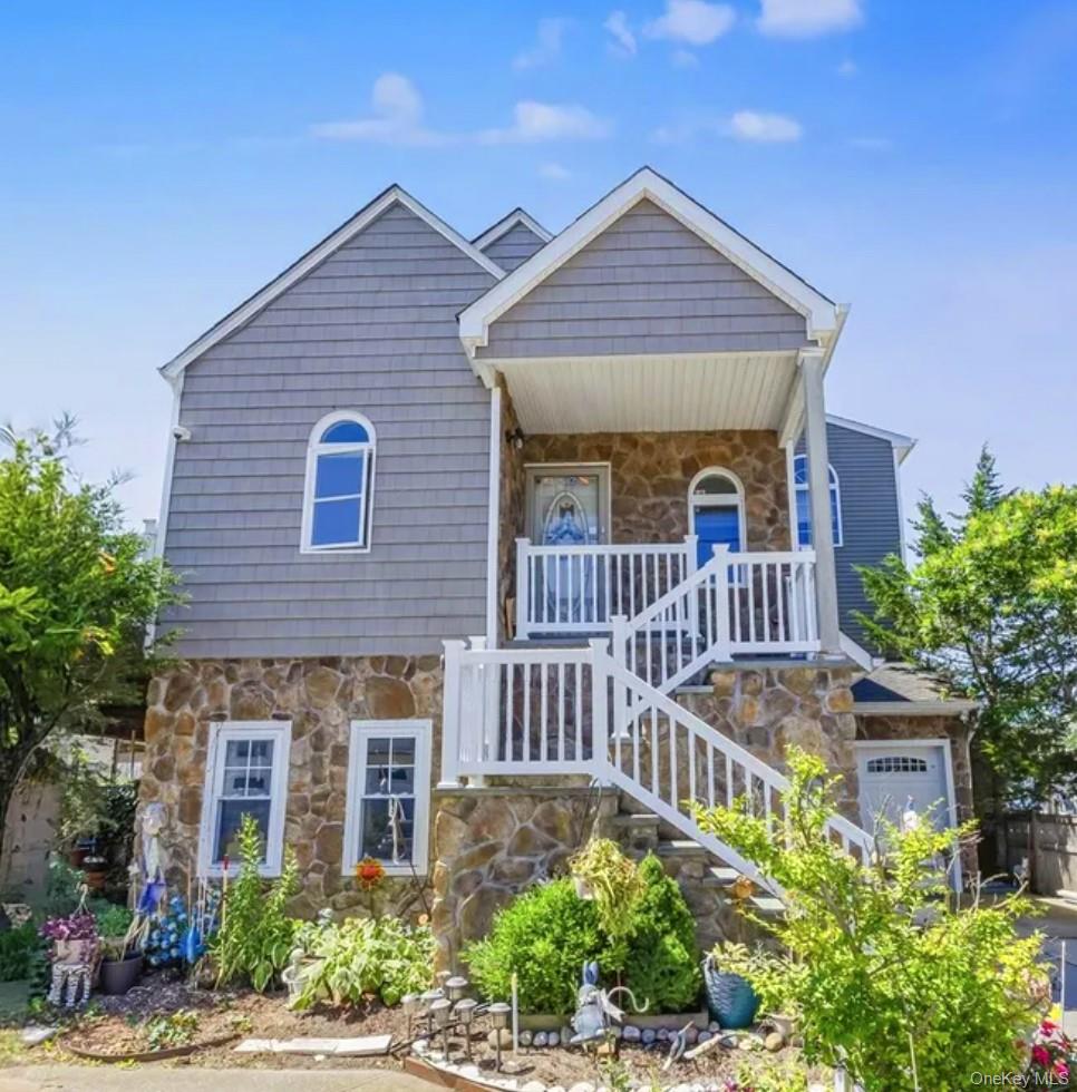 #1 photo, 729 S 9th Street, Lindenhurst , NY 11757