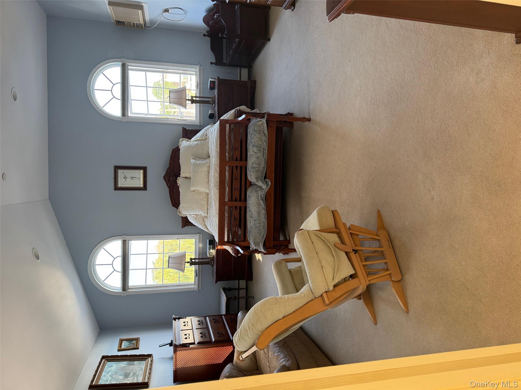 #12 photo, 729 S 9th Street, Lindenhurst , NY 11757